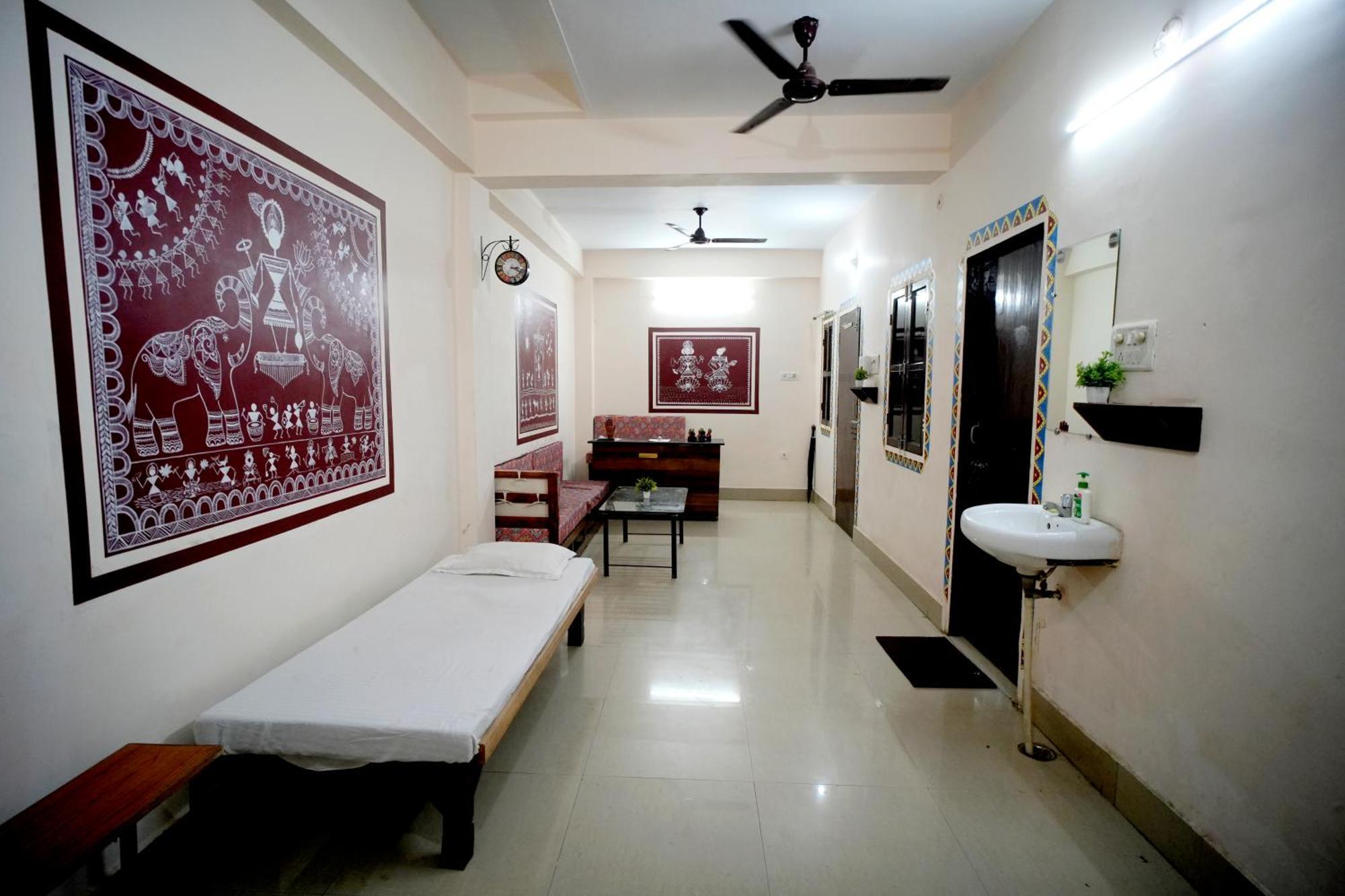 ורנאסי Banaras Gully House 500 Ft From The Ghats מראה חיצוני תמונה