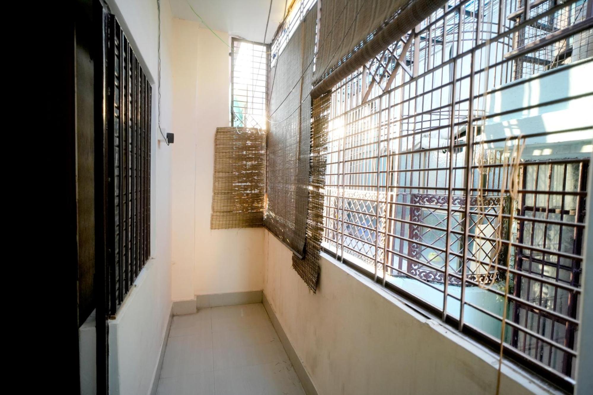 ורנאסי Banaras Gully House 500 Ft From The Ghats מראה חיצוני תמונה